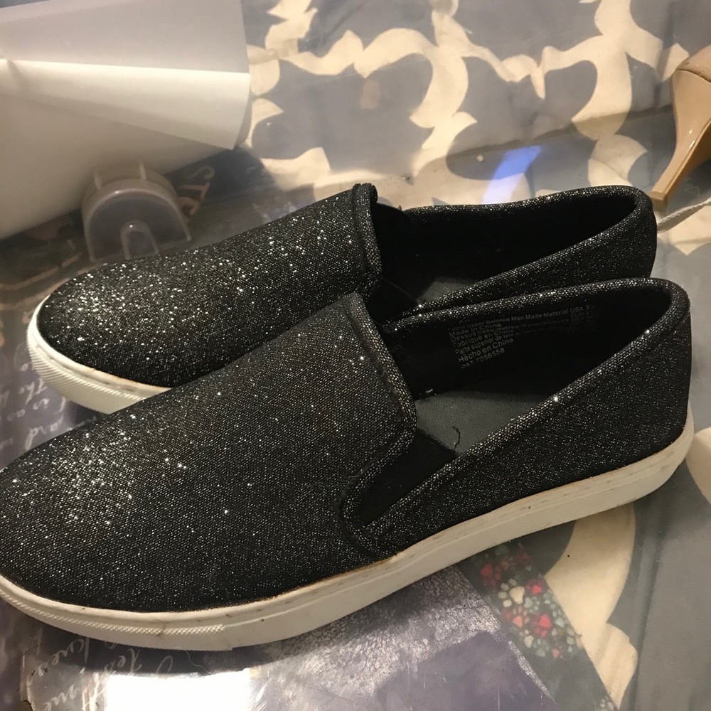 2 pair used women's DKNY/Brash size 9.5 shoes